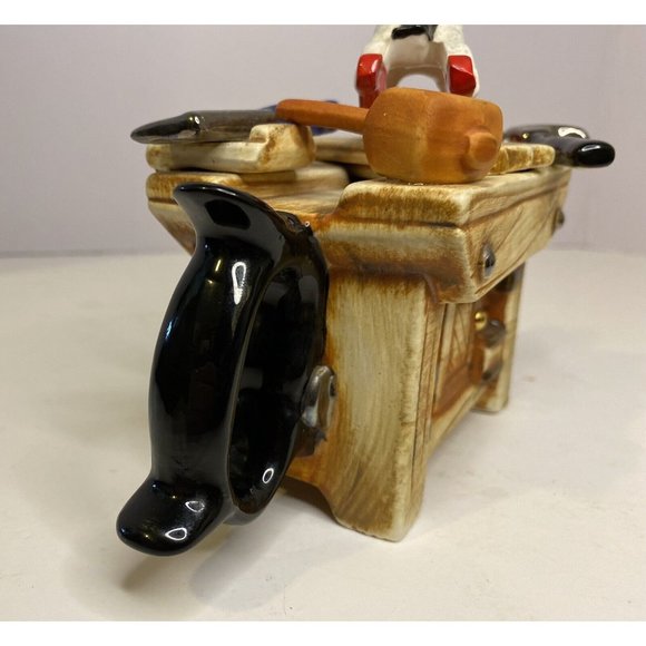 Vtg Figural Ceramic Teapot Santa’s Workbench Made In England - Picture 10 of 15